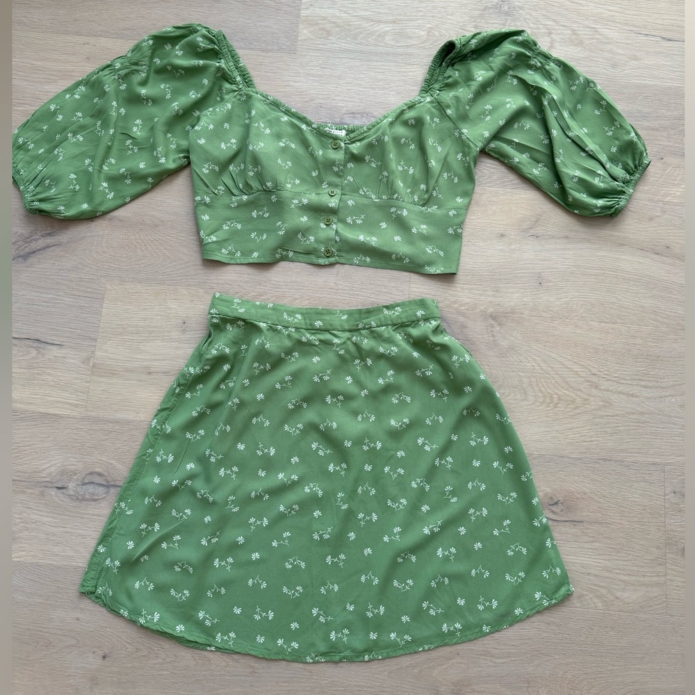 Billabong skirt and top set top large skirt is medium.  Worn once